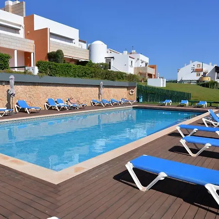 Daire Pristine - 2 Bedroom With Sea And Pool Views In The