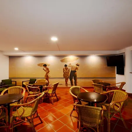 Daire Pristine - 2 Bedroom With Sea And Pool Views In The São Martinho do Porto