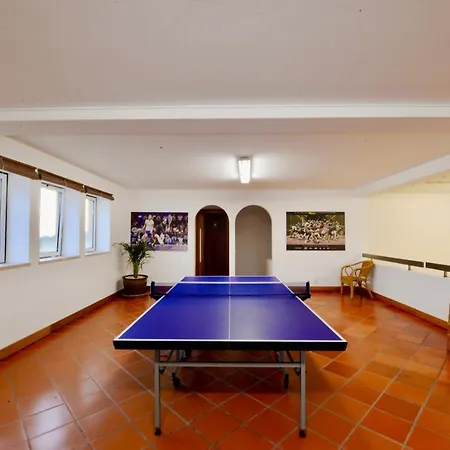 Daire Pristine - 2 Bedroom With Sea And Pool Views In The São Martinho do Porto